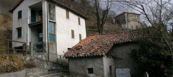 6 rooms House in Castelnuovo di Garfagnana, Italy No. 114652 3
