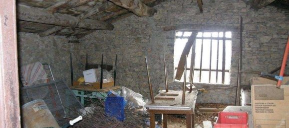 6 rooms House in Castelnuovo di Garfagnana, Italy No. 114652 8