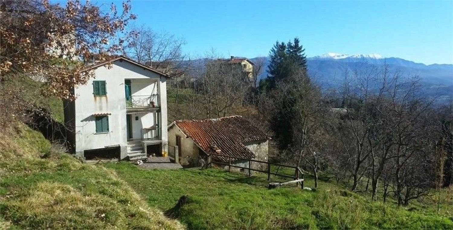 6 rooms House in Castelnuovo di Garfagnana, Italy No. 114652