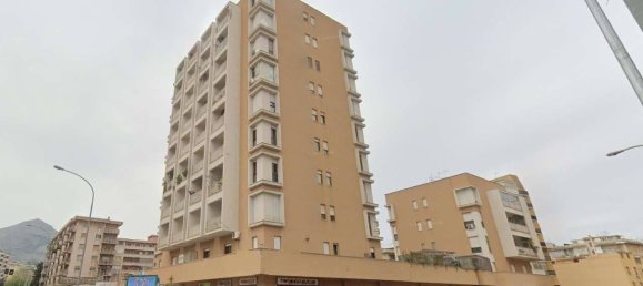 2 bedrooms Apartment in Palermo, Italy No. 275244 3