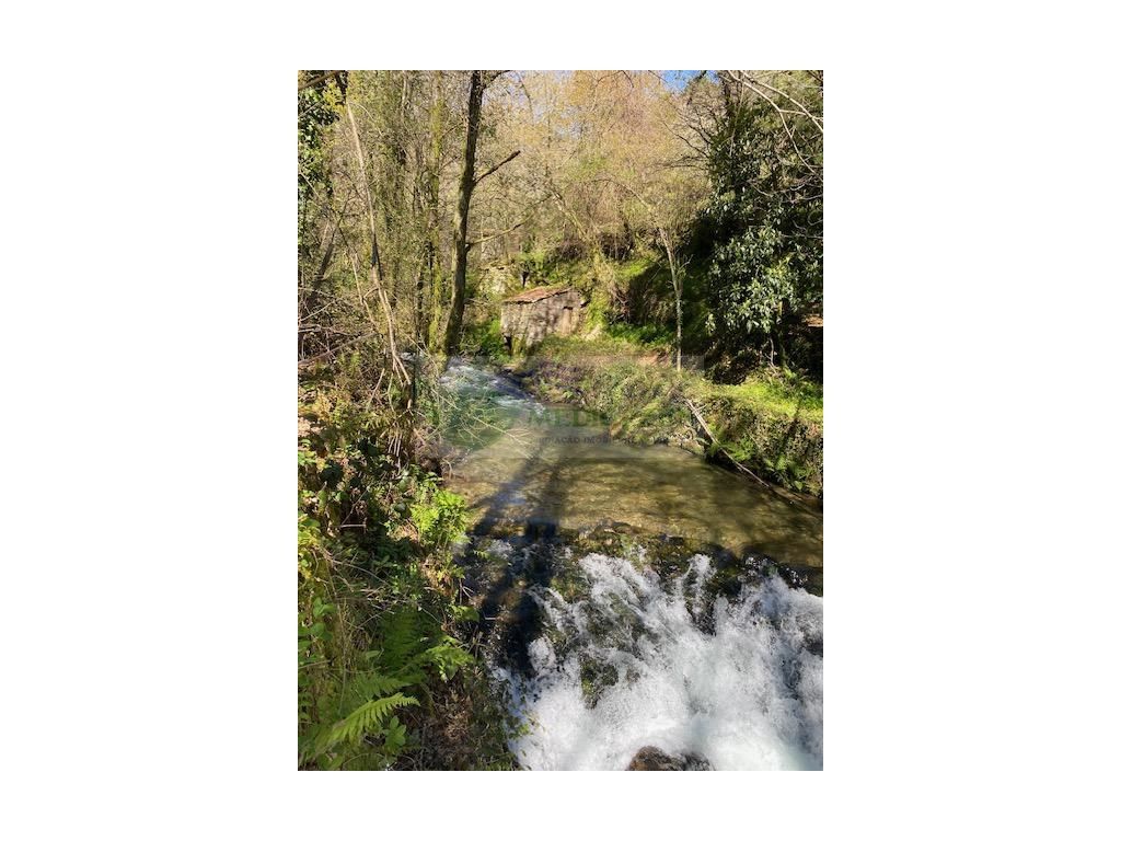 1800m² Land in Couto de Esteves, Portugal No. 245836