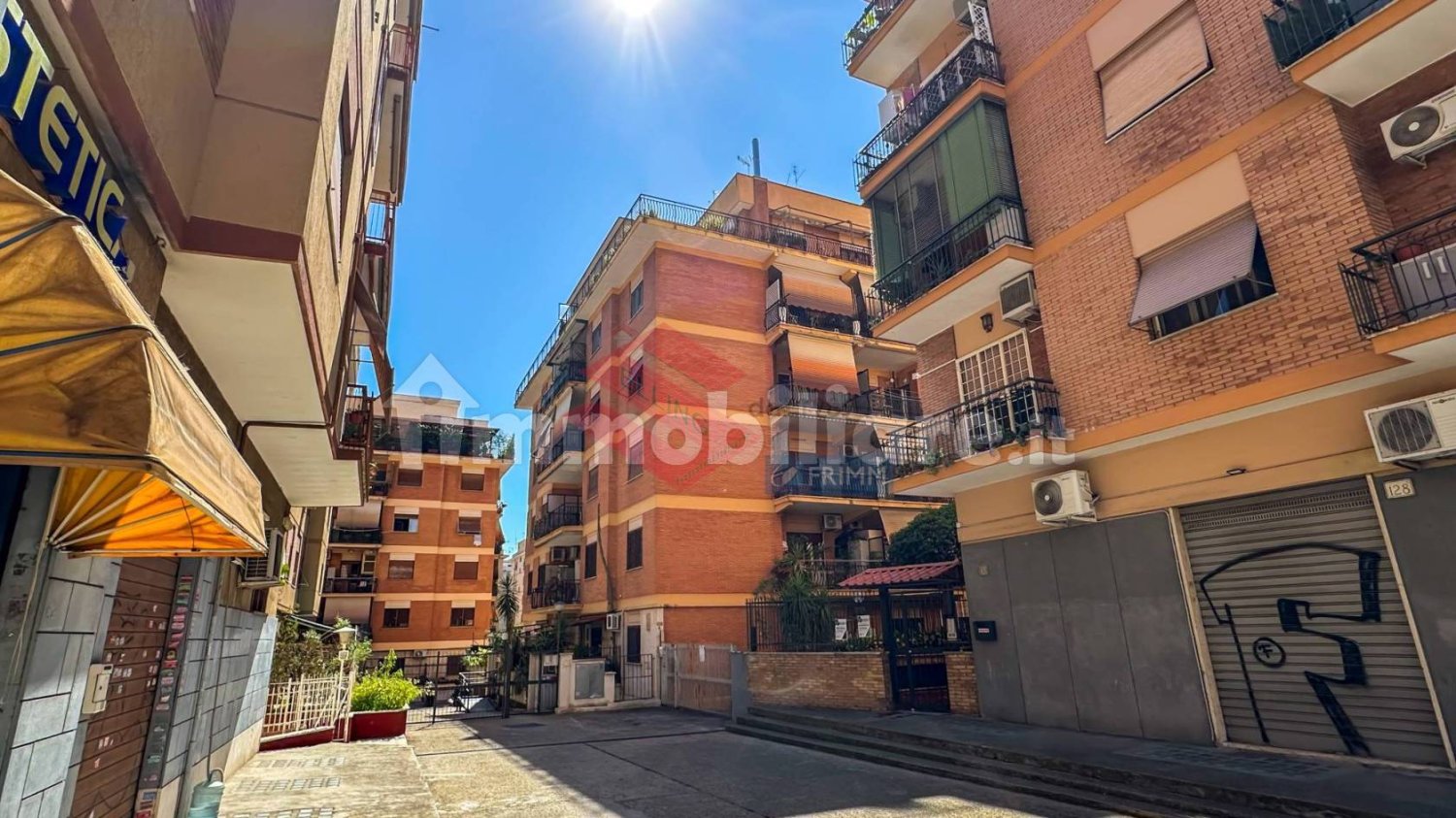 2 bedrooms Apartment in Rome, Italy No. 316460