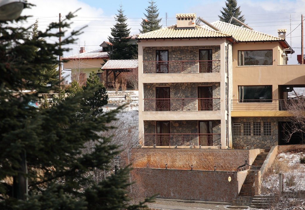 430m² Townhouse in Veria, Greece No. 5335