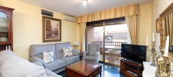 4 bedrooms Apartment in Granada, Spain No. 20076 3