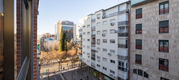 4 bedrooms Apartment in Granada, Spain No. 20076 22