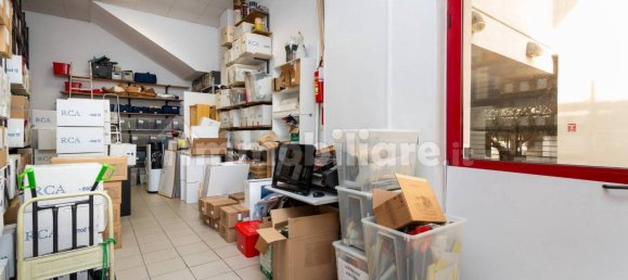 5 bedrooms Apartment in Turin, Italy No. 331968 11