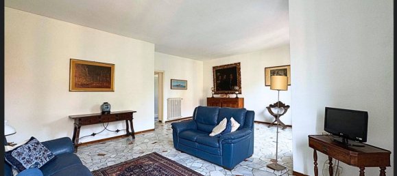 3 bedrooms Apartment in Milan, Italy No. 337491 4