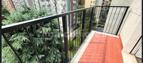 3 bedrooms Apartment in Milan, Italy No. 337491 14