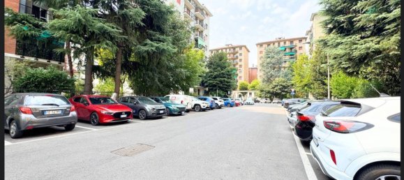 3 bedrooms Apartment in Milan, Italy No. 337491 26