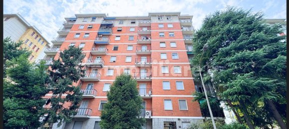 3 bedrooms Apartment in Milan, Italy No. 337491 24