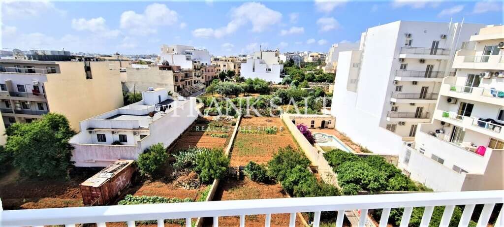 Penthouse T3 em Swieqi, Malta N.º 4872