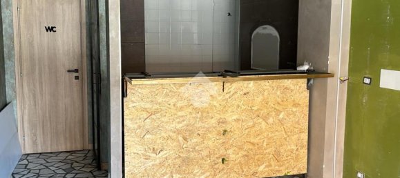 1 room Commercial property in Rome, Italy No. 167076 5