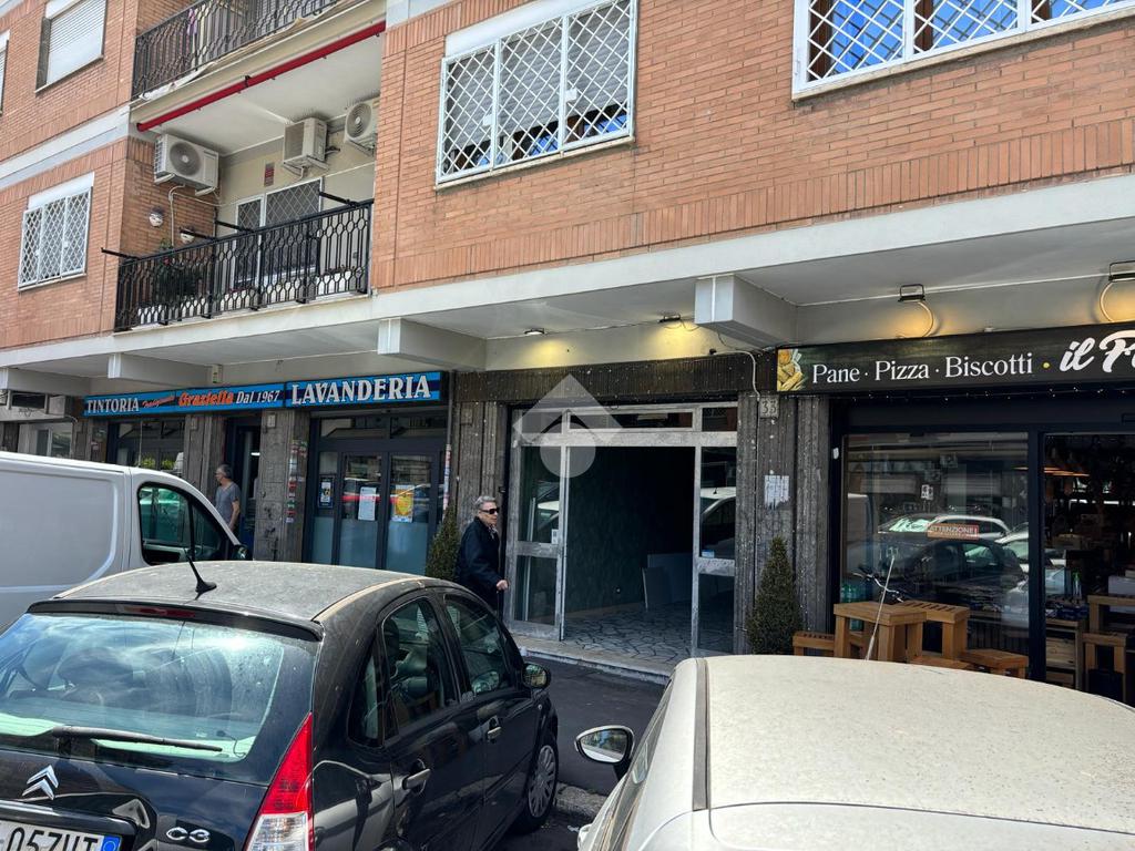 1 room Commercial property in Rome, Italy No. 167076