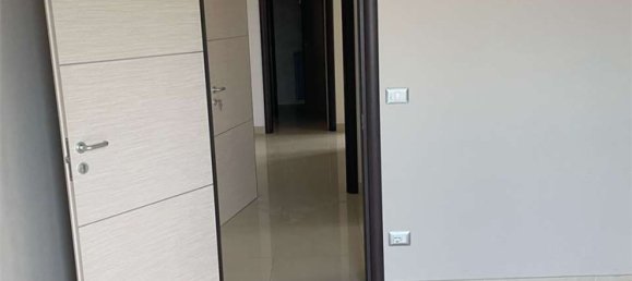 72m² Office in Livorno, Italy No. 360017 5