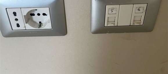 72m² Office in Livorno, Italy No. 360017 3