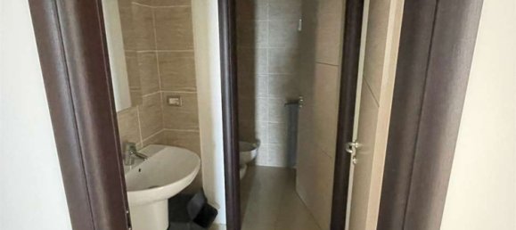 72m² Office in Livorno, Italy No. 360017 8