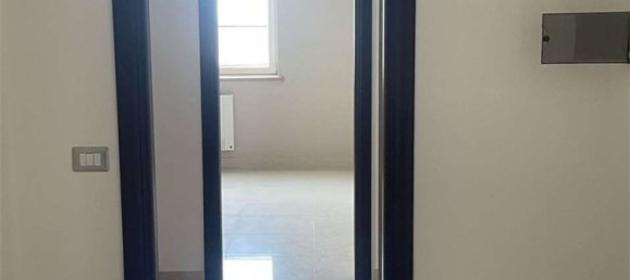 72m² Office in Livorno, Italy No. 360017 17