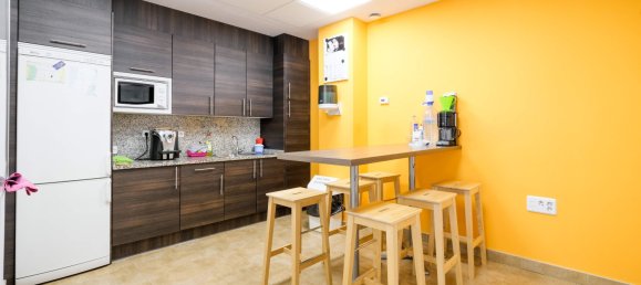 Gewerbliche Immobilie in Zaragoza, Spain 200m², Nr. 67607 6