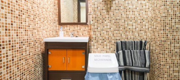 Gewerbliche Immobilie in Zaragoza, Spain 200m², Nr. 67607 5