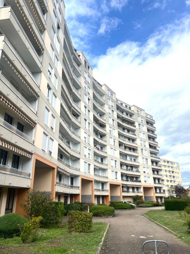 2 bedrooms Apartment in Roanne, France No. 363278