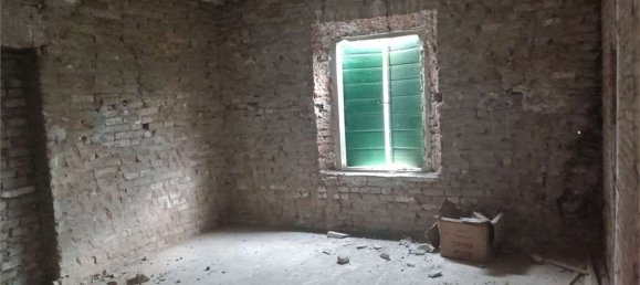 4 rooms House in San Prospero, Italy No. 164080 3
