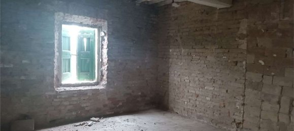 4 rooms House in San Prospero, Italy No. 164080 2