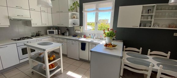 5 bedrooms Villa in Haute-Garonne, France No. 345439 2