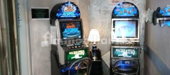 2 rooms Commercial property in Parma, Italy No. 167619 9