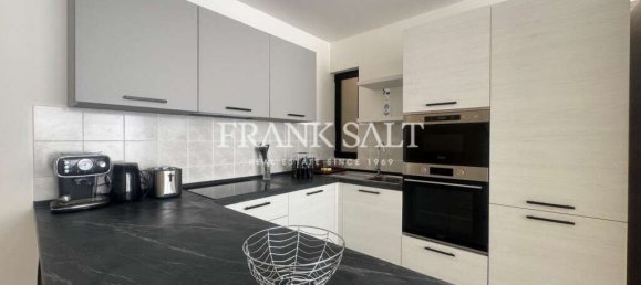 3 bedrooms Penthouse in Victoria, Malta No. 6138 3