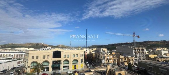 3 bedrooms Penthouse in Victoria, Malta No. 6138 15