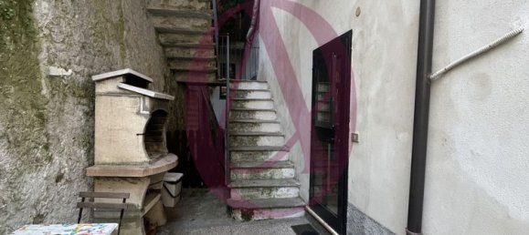 Apartamento de 3 dormitorios en Gorla Minore, Italy No. 363541 13