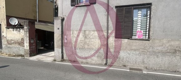 Apartamento de 3 dormitorios en Gorla Minore, Italy No. 363541 50