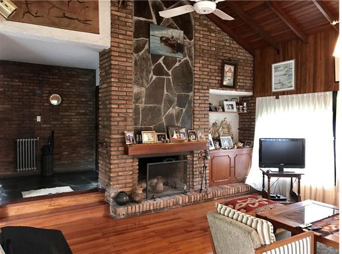 3 bedrooms House in San Isidro, Argentina No. 18354