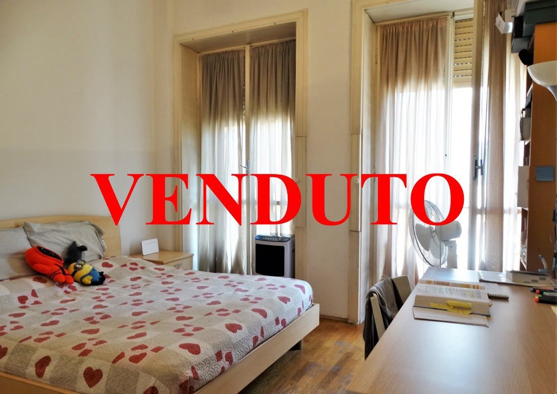 3 rooms Apartment in Milan, Italy No. 246879