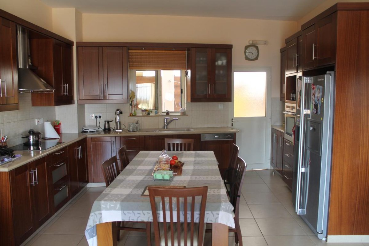 5 bedrooms Villa in Limassol, Cyprus No. 24882