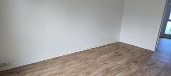 2 chambres Appartement à Étampes-sur-Marne, France No. 153349 4