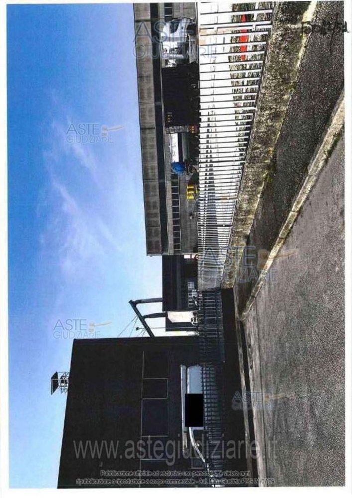 Propiedad comercial en Castel d'Ario, Italy 1255 m² No. 233951