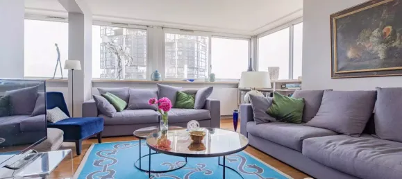 3 bedrooms Apartment in Paris, France No. 166096 2