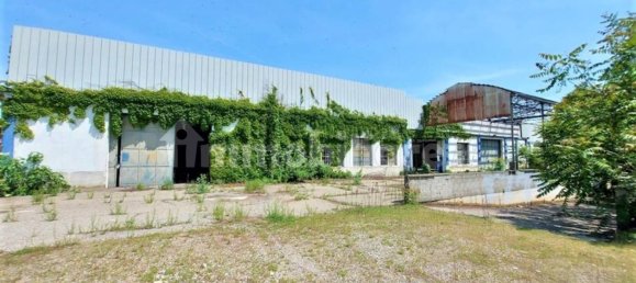 Lagerhaus in Romentino, Italy 5050m², Nr. 319554 3