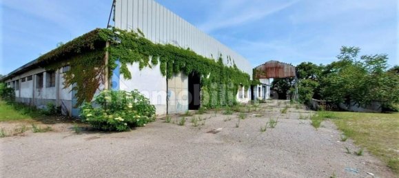 Lagerhaus in Romentino, Italy 5050m², Nr. 319554 10