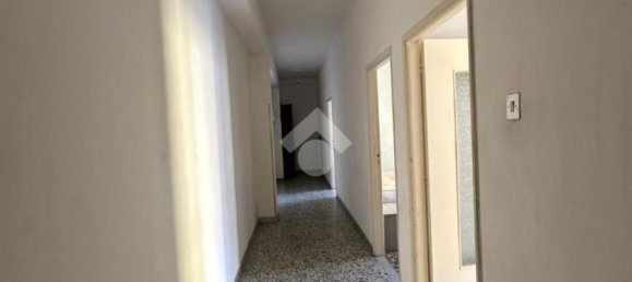 Квартира с 3 комнатами в Кротоне, Италия № 38488 10