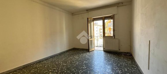 Квартира с 3 комнатами в Кротоне, Италия № 38488 2