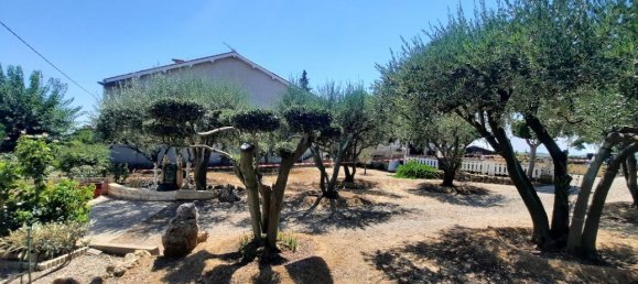 4 bedrooms House in Puissalicon, France No. 37999 6