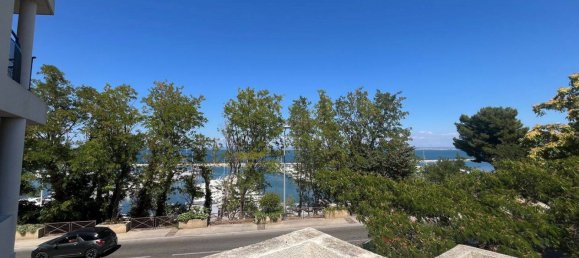1 bedroom Apartment in Martigues, France No. 331556 7