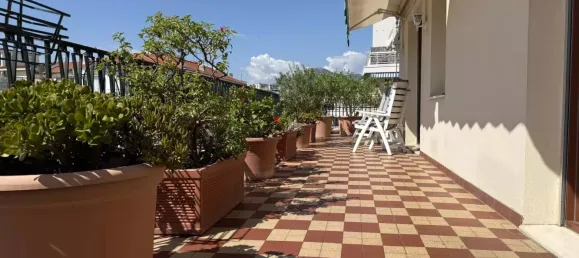 2 rooms Apartment in Nice, France No. 362489 8