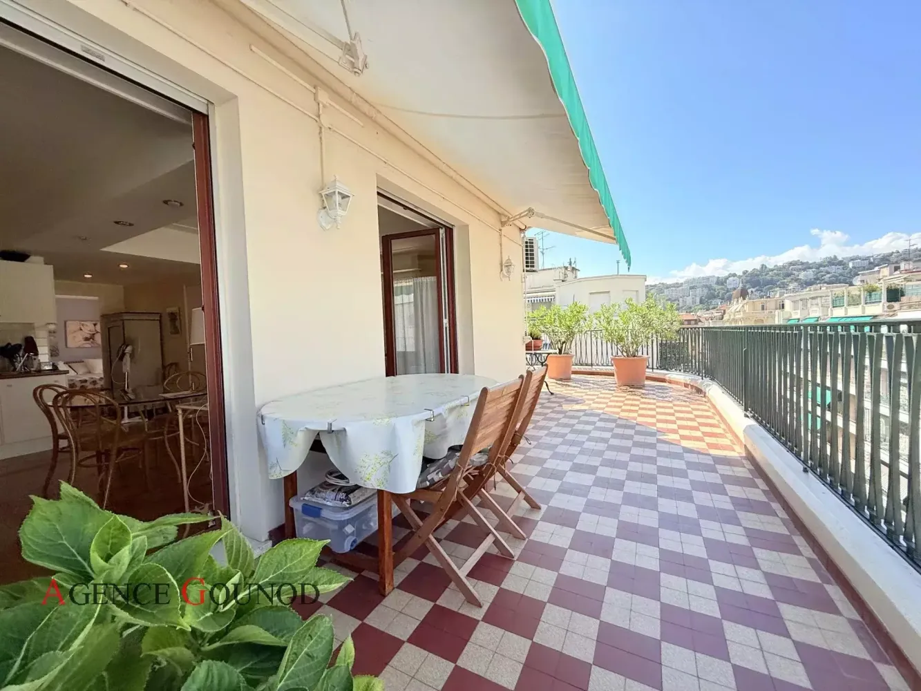 2 rooms Apartment in Nice, France No. 362489
