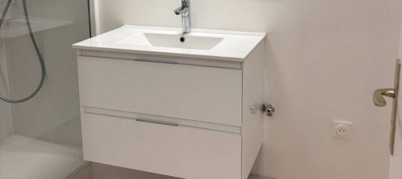 Квартира с 2 спальнями в Монтрёй, Франция № 333684 4