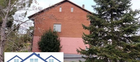 Вилла с 2 спальнями в Мальяно Альфьери, Италия № 261460 3