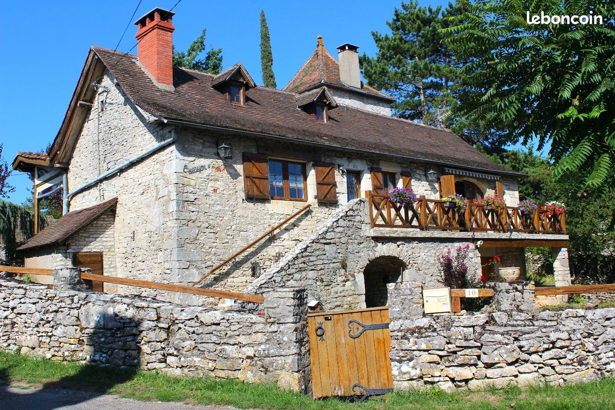 4 bedrooms House in Lot, France No. 336252