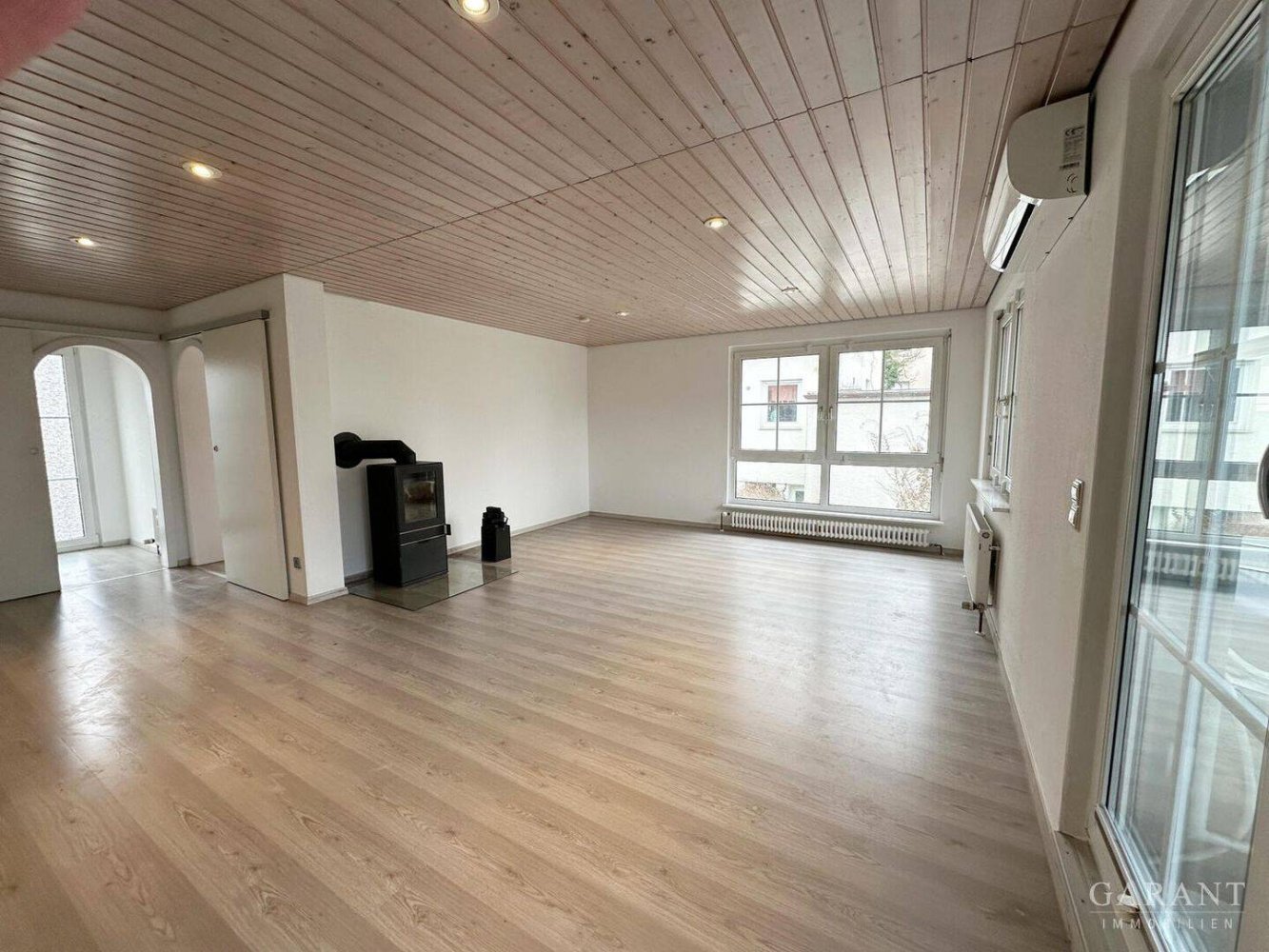 3 bedrooms Apartment in Esslingen, Germany No. 2219